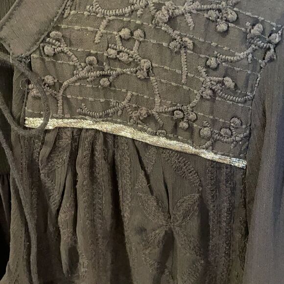 Anthropologie Tiny black long sleeve top with lace overlay - Picture 4 of 11